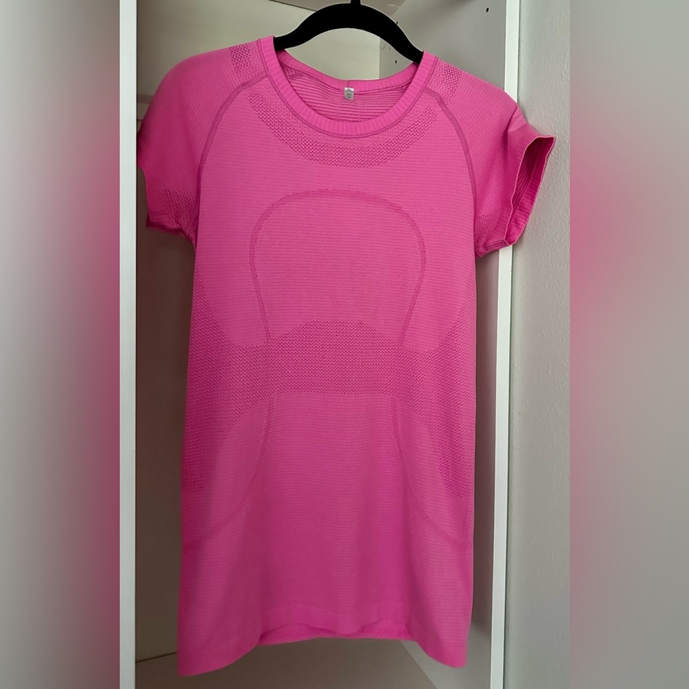 Lululemon pink swiftly tech T-Shirt